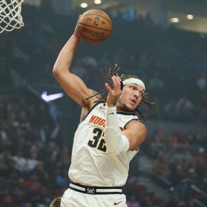 掘金背靠背客战雄鹿 戈登大概率出战 穆雷&amp;沃特森&amp;瓦兰出战成疑